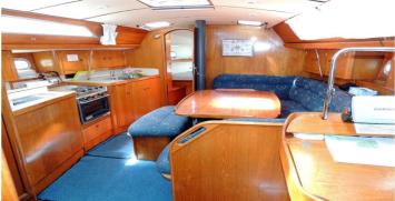 Yachtcharter sun odyssey 37.1 3cab Salon