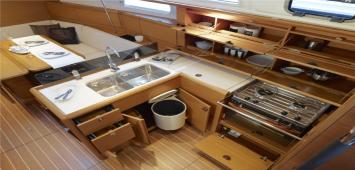 Yachtcharter Sun Odyssey 379 3Cab inner