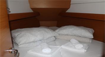 Yachtcharter Sun Odyssey 379 2Cab Cabin