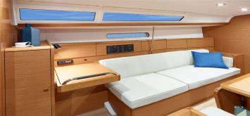 Yachtcharter Sun Odyssey 389 3cab Salon