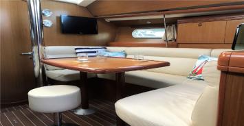 Yachtcharter Sun Odyssey 39 DS 2Cab salon