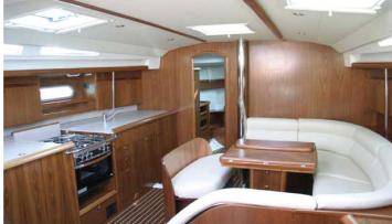 Yachtcharter Sun Odyssey 45 4 cab salon