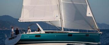 Yachtcharter Oceanis 48 5 cab Side