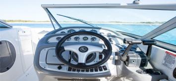 Yachtcharter Monterey 298 Cab 0 Steering