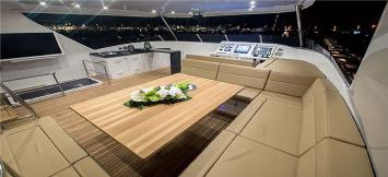 Yachtcharter Sunreef 70 Power Salon
