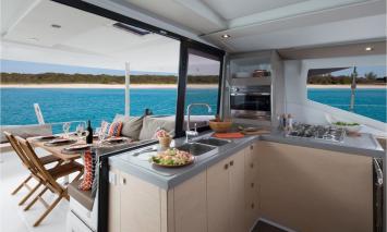 Yachtcharter Lucia 40 Cabin 4 Pantry