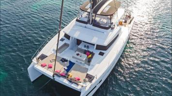 Yachtcharter Bali 5.4 cab 5 top