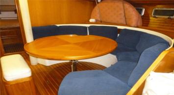 Yachtcharter Sun Odyssey 42 3cab interior