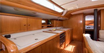 Yachtcharter Sun Odyssey 42.2 Exclusive 3 cab Pantry