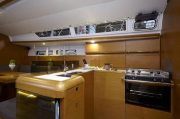 Yachtcharter Sun Odyssey 439 4 cab Pantry