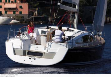 Yachtcharter Sun Odyssey 44 DS Cab 3 Back