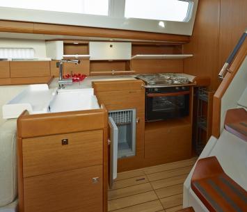 Yachtcharter Sun Odyssey 44 DS Cab 3 main