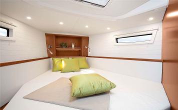 Yachtcharter Bavaria 42 Vision 2cab cabin