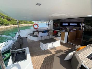 Yachtcharter Dufour 48 Catamaran cab 5 exterior