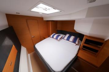 Yachtcharter Dufour 48 Catamaran cab 5 cabin