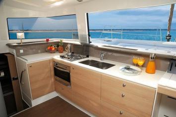 Yachtcharter bali 4.3 Cab 3 Pantry