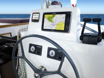 Yachtcharter Bali4.5 Fly 4Cab Cockpit