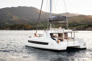 Yachtcharter Bali 4.8 Cab 4 Exterior