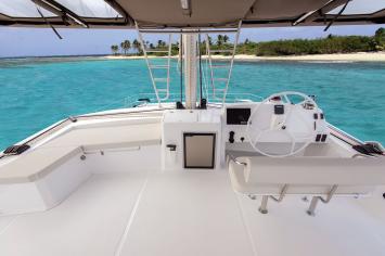 Yachtcharter Bali 5.4 cab 5  Cockpit