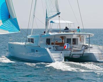 Yachtcharter lagoon 400 S2 1cab Back