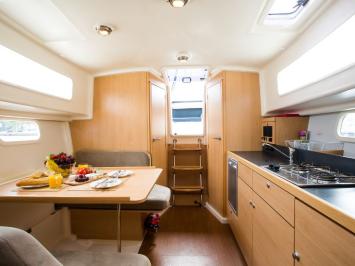 Yachtcharter Nautika mc cab 1 interior