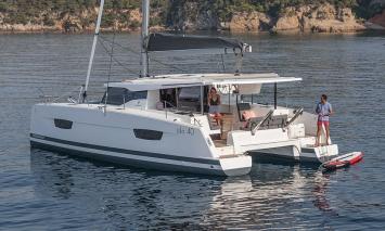 Yachtcharter isla 40 cab 3 Back