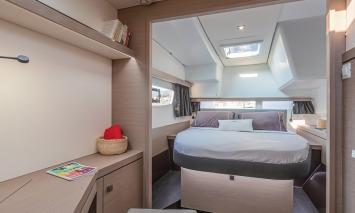 Yachtcharter isla 40 cab 3 Cabin2