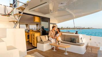 Yachtcharter lagoon 42 4cab Deck