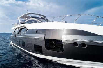 Yachtcharter Azimut Grande 27 Metri 5 cab front