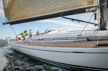 Yachtcharter arcona 465 carbon sidedeck