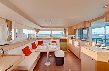 Yachtcharter Lagoon450F 3