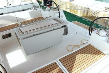 Yachtcharter Oceanis45 4