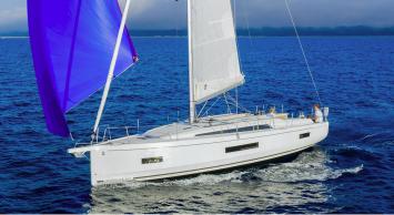 Yachtcharter Oceanis40