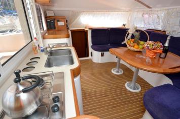 Yachtcharter Nautitech40 9