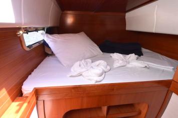 Yachtcharter Nautitech40 15