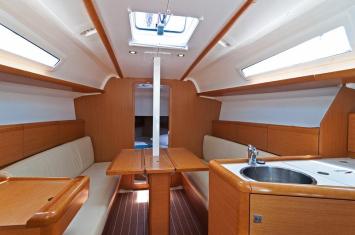 Yachtcharter SunOdyssey33i 4