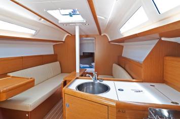 Yachtcharter SunOdyssey33i 5