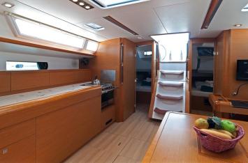 Yachtcharter SunOdyssey469 8