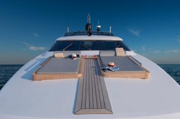 Yachtcharter Bugari100 38