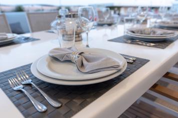 Yachtcharter Bugari100 41