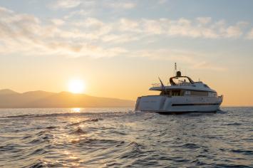 Yachtcharter Bugari100 47