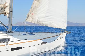 Yachtcharter Oceanis45 32