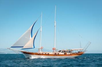 Yachtcharter Dona 5