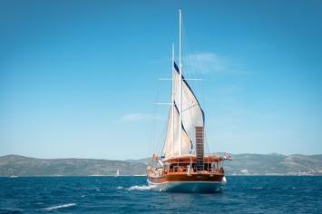 Yachtcharter Dona 6