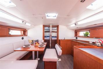 Yachtcharter Oceanis48 4cab 13