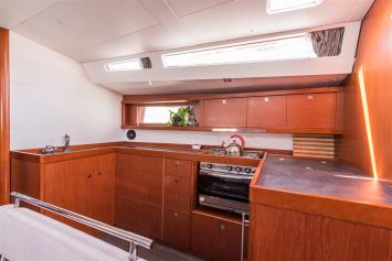 Yachtcharter Oceanis48 4cab 16