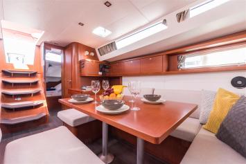 Yachtcharter Oceanis48 4cab 20