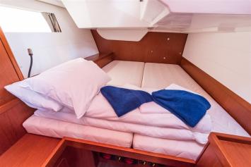 Yachtcharter Oceanis48 4cab 29