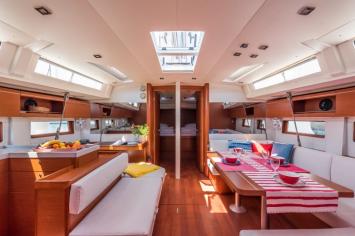 Yachtcharter Oceanis51 4