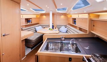 Yachtcharter Delphia37 6